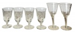 Lote composto por 6 taças antigas produzidas em demi cristal (4 licor/vinho floral e 2 licor/vinho espiga); peças gravadas com ínfimos bicados.  Marcas do tempo. -dim- maior 8d 16a menor 7,5d 13a.