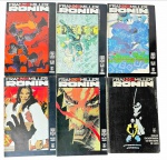 Lote Frank Miller Ronin: Minissérie de Luxo Abril (volumes 1-5 de 6) + Edição Encadernada Completa da Série de Luxo. Conjunto valioso para colecionadores com a quase totalidade da minissérie original e o encadernado completo. Marcas do tempo. 