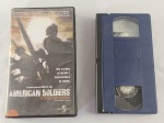 VHS FILME - AMERICAN SOLDIERS, 2005 - DUBLADO - EM BOM ESTADO - SEM TESTES