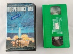 VHS FILME - INDEPENDENCE  DAY, 1996 - LEGENDADO - EM BOM ESTADO - CAIXA COM PLÁSTICO RASGADO - SEM TESTES