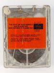 FITA CARTUCHO STEREO 4 TRACKS - THE BEST OF MIKE NICHOLS AND ELAINE MAY -  IMPORTADO U.S.A - DETALHES INTERNOS COM DESGASTES DO TEMPO , NECESSITA DE LIMPEZA - SEM TESTES - ÓTIMO PARA COLEÇÃO - Os cartuchos de oito pistas ficaram muito famosos nos anos 60, principalmente para serem utilizados em equipamentos automotivos. A partir de 1965, a Ford chegou a fornecer o toca fitas de cartucho  carinhosamente chamados no Brasil de cartucheira  instalado de fábrica em modelos mais luxuosos, como o Mustang e o Thunderbird, nos Estados Unidos.Graças ao sucesso que alcançou em sistemas portáteis, empresas americanas começaram a fabricar unidades para se ter em casa a partir de 1966. Assim, o apaixonado por música podia ouvir sua coleção tanto na sala, quanto no carro. O cartucho guarda até 80 minutos de música sem precisar trocar de lado. (Fonte: Jota Wagner / Music Non Stop)