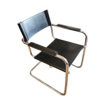 Cadeira Marcel Breuer em couro preto e metal cromado, anos 80,