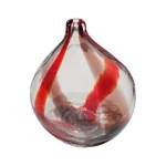 Vaso bojudo executado em vidro de sopro com listras vermelhas sobre fundo translúcido, Alt. 21, Diam. 17 cm.