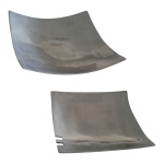 Duas peças de decoração em aço escovado, 38 x 38, Alt. 8 e  25 x 18 cm.