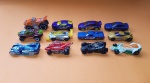 HOT WHEELS - Lote com 12 carrinhos Hot Wheels diversos