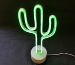 Belíssima luminária de led "CACTO", com luz verde neon - Dimensão: 35 X 16,5 cm - TR