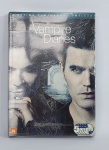 DVD - Conservado e Original - 7ª Temporada Completa - THE VAMPIRE DIARIES  - 20015/2016 - 5 Discos - Medida: 19 cm x 14 cm x 3 cm. Conforme fotos.
