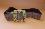Bonito cinto feminino, vintage, boêmio, com fivela em resina acrílica amarela com policromia - Comprimento: 108 X 5 cm - Fivela: 8 X 8 cm
