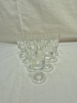 Jogo de 10 taças de licor em cristal lapidação oval fosca. Medindo 4cm x 9,5cm de altura.