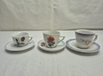 Lote de 3 xícaras de café em porcelana diversas para coleção.