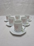 Jogo de 6 xícaras de café em porcelana Renner floral. Medindo a xícara 5cm x 5,5cm de altura.