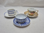 Jogo de 3 xícaras de café em porcelana diversa, para colecionador.