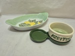 Lote de petisqueira e travessas oval em porcelana. Medindo a travessa 29cm x 17cm x 5cm de altura.