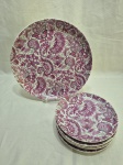 Jogo de servir bolo com 6 pratinhos em porcelana com estampa floral. Medindo o de servir 25,5cm de diâmetro, sobremesa 15,5cm de diâmetro.