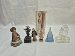 Lote de imagens sacras, sendo em resina, metal, vidro e madeira. Medindo o maior 16,5cm de altura.
