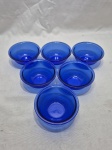 Jogo de 6 cumbucas bowl de sobremesa em vidro azul cobalto. Medindo 11,5cm x 5cm de altura.