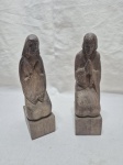 Lote de 2 esculturas de Maria e José em madeira entalhada. Medindo 21cm de altura.