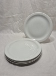 Jogo de 4 pratos rasos de mesa em porcelana branca. Medindo 24cm de diâmetro.