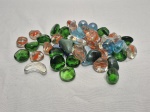 Lote de diversas pedras decorativas, aproximadamente 1kg.