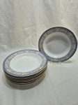 Jogo de 8 pratos fundos de massa, sopa em porcelana Germer com barra azul floral. Medindo 23cm de diâmetro.