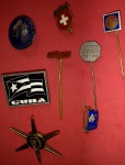 Colecionismo- 8 Pins !! todos diferentes locais !! Cuba !! + CVRD !! Suisse !! etc.. acervo de coelcionador !!