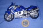 Miniatura; Moto SUZUKI,  GSX , 1300cc ,coleção Maisto, cor azul, acervo de colecionador !! raridade !! dificil de aparecer !!