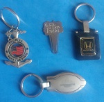 Colecionismo, 4 peças - 3 chaveiros - Honda/Florida e família Paludo + prendedor de cartas