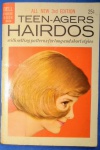 Colecionismo- Manual de penteados !! TEEN-Agers (dell purse Book) 64 paginas , edição NY ano de 1964, com pequenas dimensões .