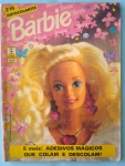Colecionismo- Album de figurinhas Barbie  !! 99,% completo !! Falta apenas 3 fig. !! Valor de mercado completo= 110,00 Reais !!  !!.