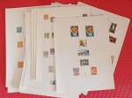 Filatelia- conjunto de 21 paginas de selos com total de 850 selos de varios paises entre eles - Egito , China, Grecia, Cuba , Colombia etc... todos antigos todos estrangeiros !!