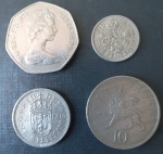 4 Moedas da  Inglaterra  !! todas diferentes !! valor de One Shllling  + New Pence   !! todas datas diferentes !! aumente sua coleção !! material variado !!