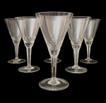 Jogo de seis taças para agua em cristal translúcido lapidadas à mão. Sem uso, ainda com a etiqueta HERING. Período 1900. Mede 18cm.