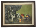 SUZANA LEVY (Rio de Janeiro 1937 / idem 2023) - Obra em óleo sobre tela, natureza morta "porcelanas e frutas sobre a mesa", intitulada "alegria de outono", assinada no canto inferior esquerdo. Possui caches de exposições no verso. Obra premiada em exposição. Medida da obra 65 x 93cm. Medida total 90 x 117cm.