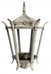 Lanterna antiga em metal pintado, estrutura hexagonal com topo piramidal e detalhes em ferro fundido. Peça com pátina e marcas do tempo, ideal para decoração de varandas, jardins ou ambientes de estilo retrô. Ausência dos vidros. Mede 49cm x 36cm.
