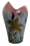 Antigo vaso em faiança esmaltada com delicado degradê rosa-azul e pintura floral com detalhes dourados. Borda dupla. Marcação na base. Mede 23 cm.