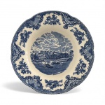 INGLATERRA - Prato fundo em porcelana inglesa JOHNSON BROS padrão azul clássico com cena pastoral e borda floral em alto detalhamento. Peça charmosa, de uso cotidiano  marcada dishwasher, freezer and microwave safe  mantendo o estilo tradicional da manufatura inglesa fundada em 1883. Ideal para composição de mesa posta e ou coleção. Mede 22, 5 cm diâmetro.
