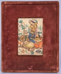 IRAN - DINASTIA QAJAR  entre 1781 to 1925 - Delicada pintura sobre placa de Marfim, realizada com pigmentos naturais e detalhes dourados, assinada, representando musicistas cortesãs,  nobre e paisagem. Moldura em veludo. Medida interna: 11 x 08 cm e externa: 20.5 x 17 cm. Marcas do tempo.