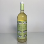 Vinho alemão Riesling Mosel Fabelhaft 2017, com perfil leve e aromático, típico da região de Mosel. Garrafa de 750 ml, rótulo verde ilustrado característico, apresentando bom estado geral. Ideal para consumo fresco, com acidez equilibrada e notas frutadas.