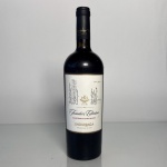 Vinho tinto chileno Undurraga Founders Collection, safra 2015, elaborado com Cabernet Sauvignon, uma das uvas mais prestigiadas do mundo. Produzido por uma vinícola tradicional fundada em 1885, apresenta perfil clássico e equilibrado. Garrafa de 750 ml.