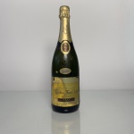 Champagne Nicolas Feuillatte Brut Millésimé 2000, proveniente da região de Champagne, França, elaborado a partir de uvas selecionadas de uma safra marcada pelo equilíbrio e elegância. Volume padrão 750 ml.