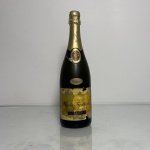 Garrafa de champagne Nicolas Feuillatte Millésimé 2000, safra declarada, produzida na França.Garrafa de 750ml, lacrada.