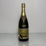 Garrafa de champagne Nicolas Feuillatte Millésime 2000 Brut, safra específica (vintage), produzida na região de Champagne, França. Garrafa de 750ml, lacrada.