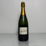 Garrafa de espumante Marco Luigi Reserva Brut, produzido no Brasil, na região da Serra Gaúcha, conhecida pela tradição na elaboração de espumantes. Garrafa de 750ml, lacrada.