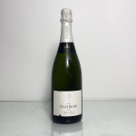 Garrafa de espumante Cava Le Lis Blanc Brut, de origem espanhola, elaborada pelo método tradicional (champenoise), com fermentação na própria garrafa.