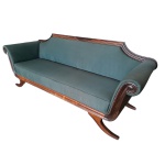 Sofá inglês em mogno estilo Regencymadeira nobre com forração em gorgurão na cor verde água, 210 x 67, Alt. 86 cm.