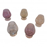 Cinco taças para cognac em cristal em cores diversas e base translucida, Alt. 12, Diam. 9 cm.
