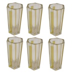 Seis copos em grosso vidro nas cores amarelo e translúcido, bordas sextavadas, Alt. 14, Diam. 6 cm.