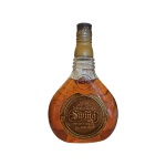 BEBIDA: Garrafa de whisky  escocês Johnnie Walker Swing, 750 ML.
