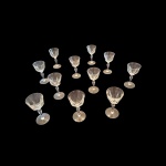 Onze taças para vinho tinto em cristal translúcido lapidação dedão, Alt. 18, Diam. 9 cm.