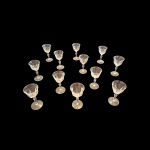 Doze taças para vinho do Porto em cristal translúcido lapidação dedão, Alt. 13, Diam. 6,5 cm.